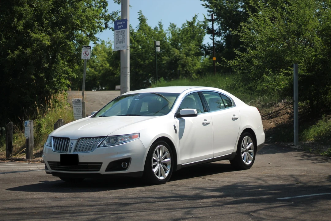 2011 Lincoln MKS - Image 3 of 31