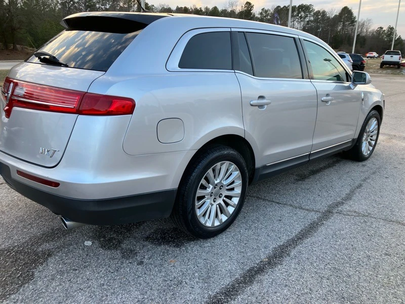 2011 Lincoln MKT - Image 3 of 21