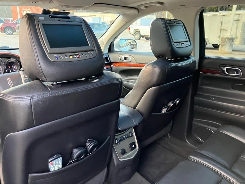 2011 Lincoln MKT - Image 10 of 21