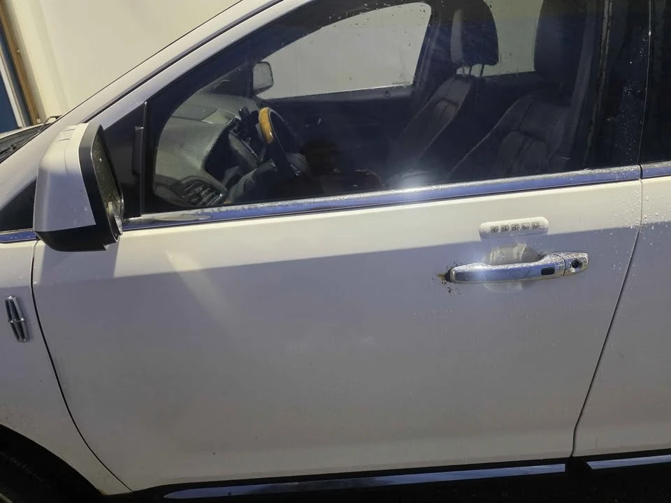 2011 Lincoln MKX - Image 9 of 10
