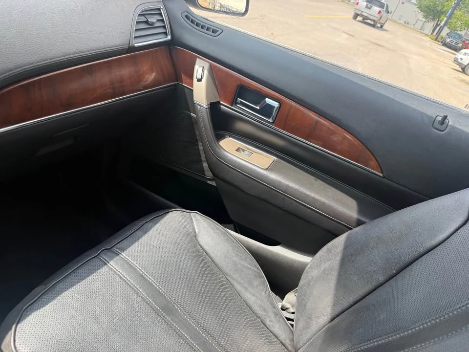2011 Lincoln MKX - Image 8 of 11