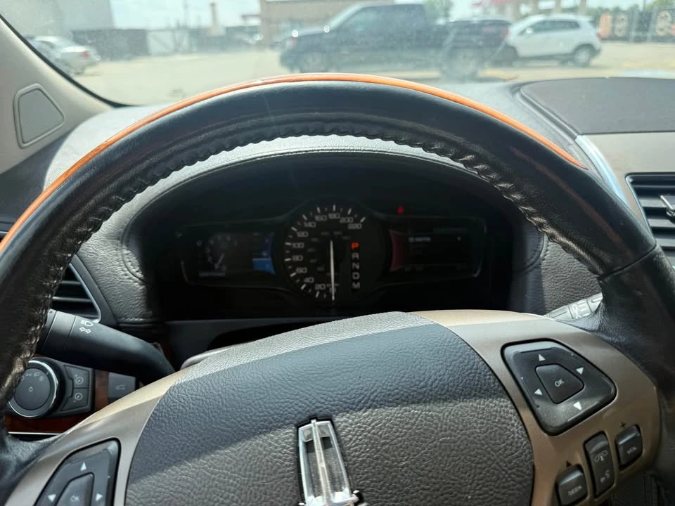 2011 Lincoln MKX - Image 11 of 11