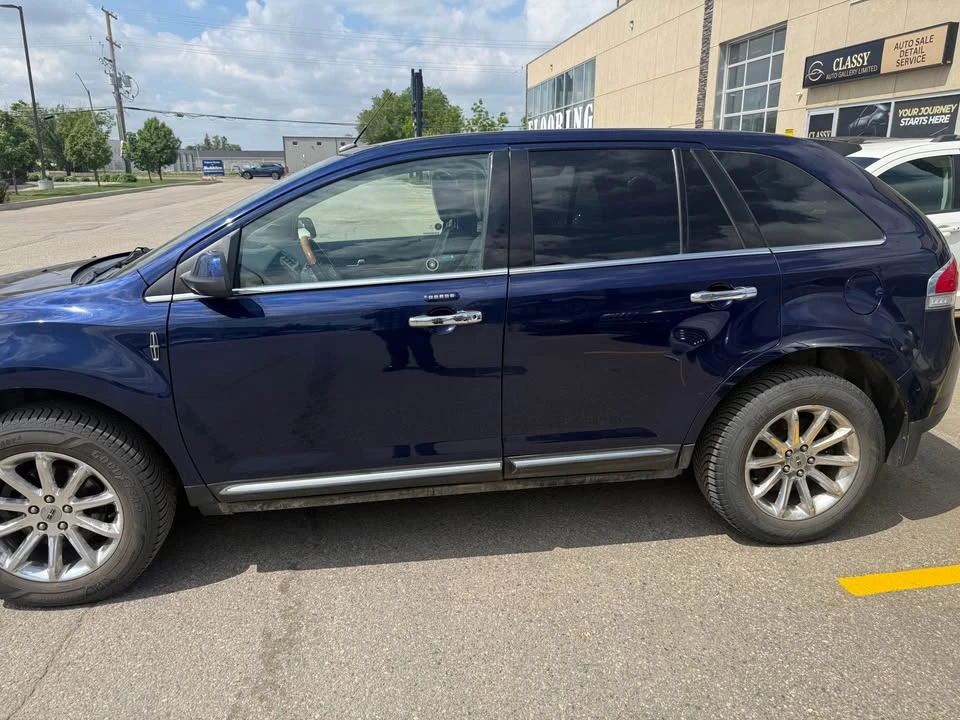 2011 Lincoln MKX - Image 2 of 11