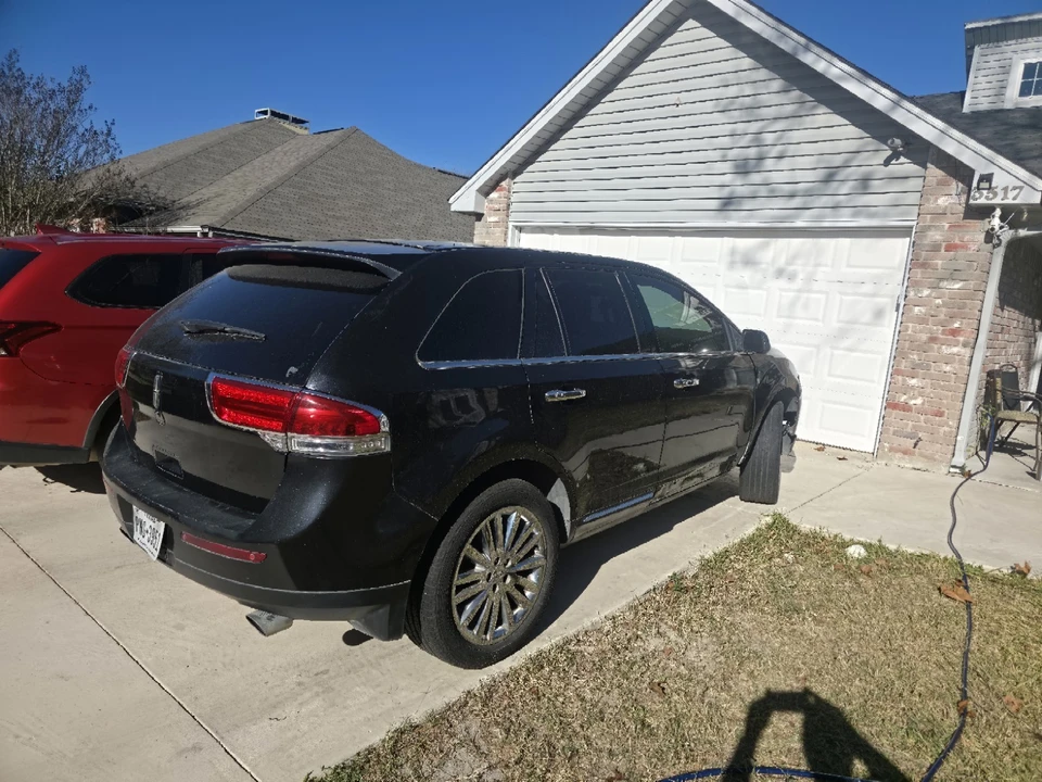2011 Lincoln MKX - Image 2 of 15
