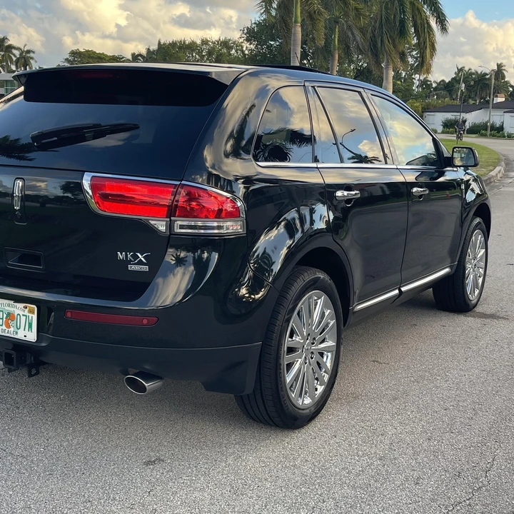 2011 Lincoln MKX - Image 11 of 12