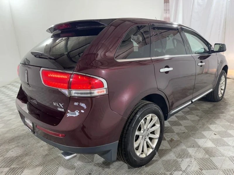 2011 Lincoln MKX - Image 8 of 12