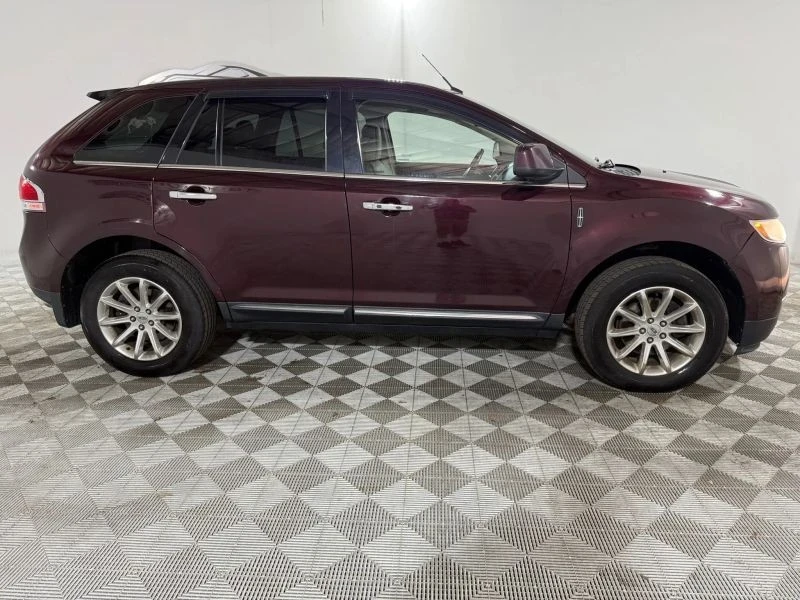 2011 Lincoln MKX - Image 10 of 12