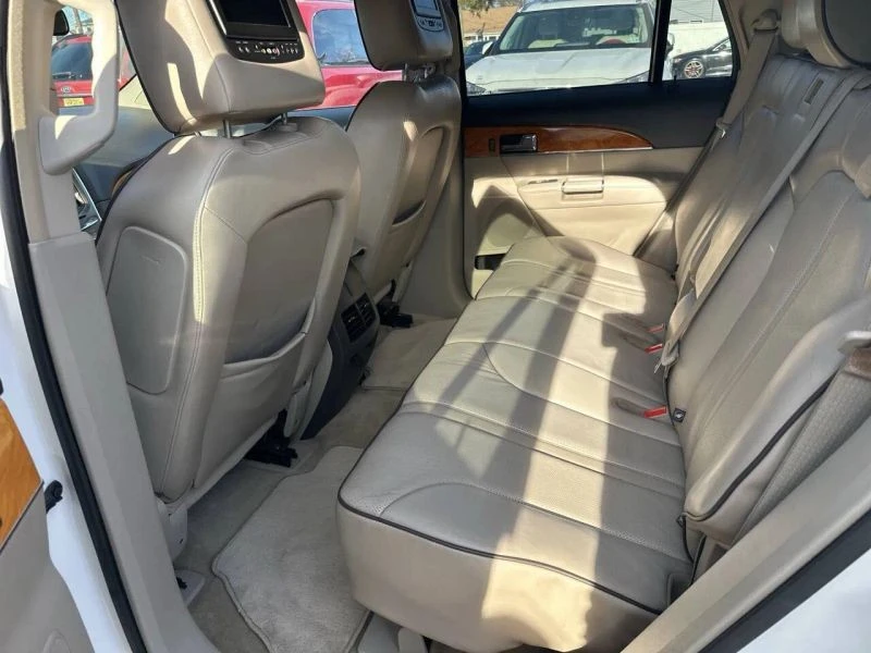 2011 Lincoln MKX - Image 10 of 12