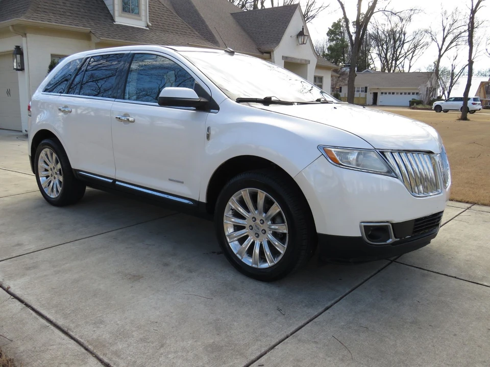 2011 Lincoln MKX - Image 11 of 12