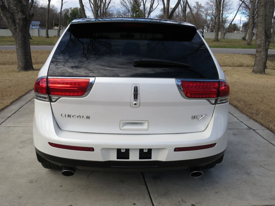 2011 Lincoln MKX - Image 7 of 12