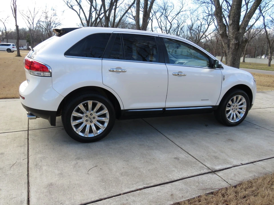 2011 Lincoln MKX - Image 9 of 12