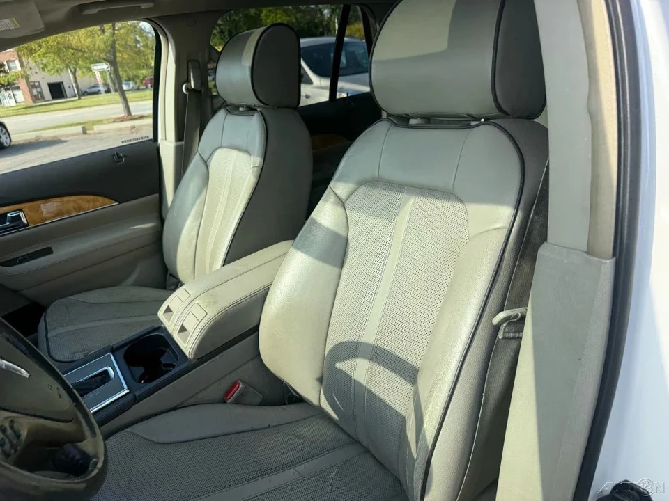 2011 Lincoln MKX - Image 16 of 21