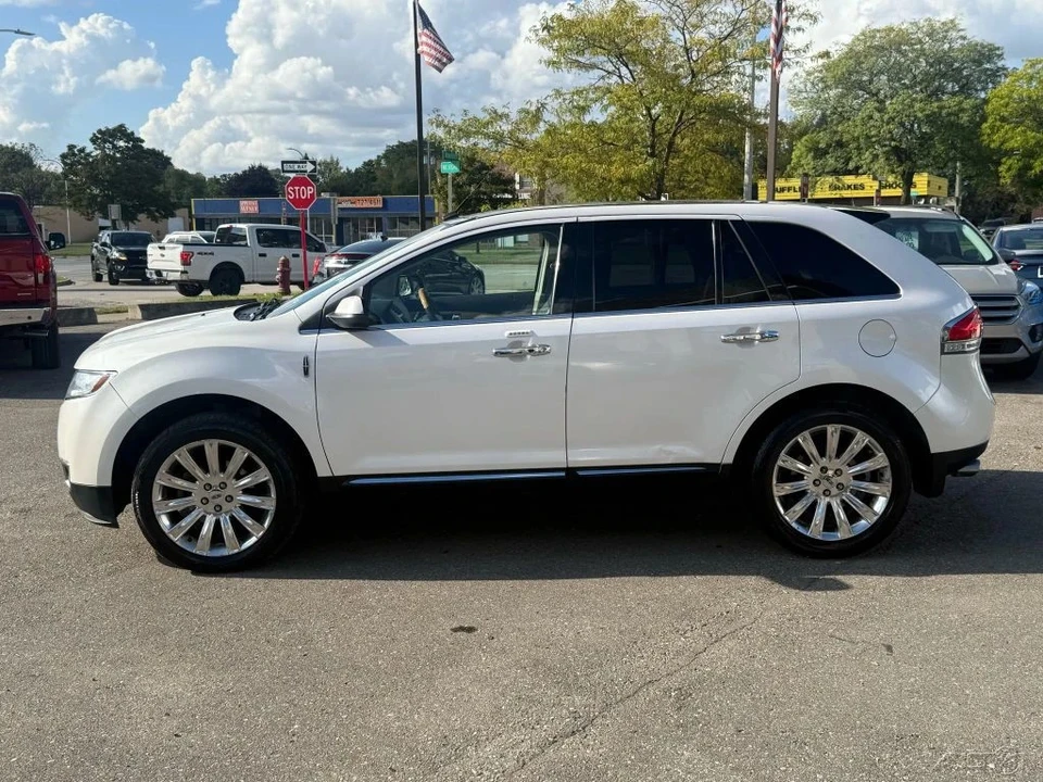 2011 Lincoln MKX - Image 8 of 12