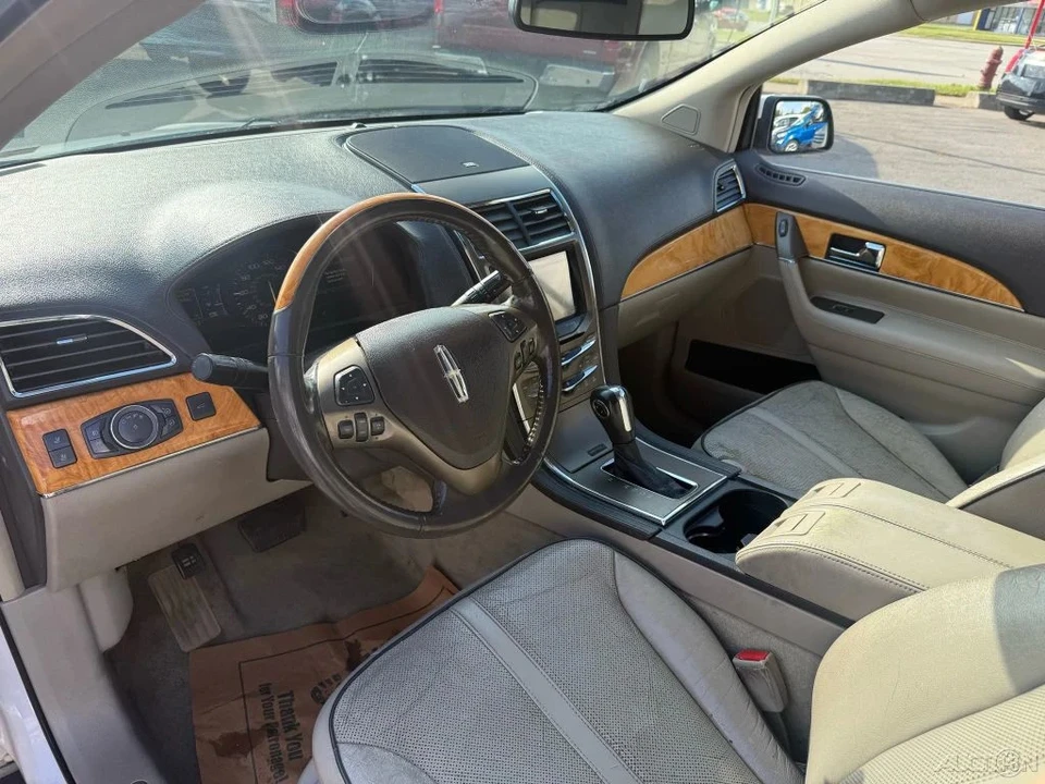 2011 Lincoln MKX - Image 17 of 21