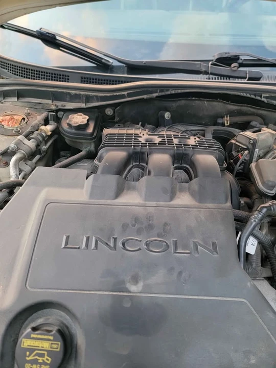 2011 Lincoln MKZ - Image 6 of 9