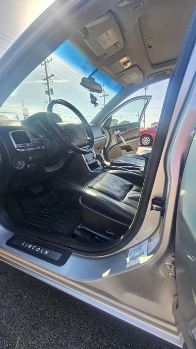2011 Lincoln MKZ - Image 6 of 10