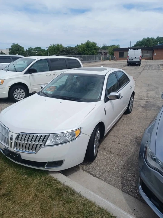 2011 Lincoln MKZ - Image 2 of 9