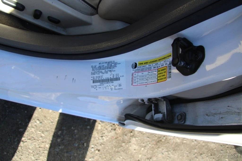 2011 Lincoln MKZ - Image 9 of 21