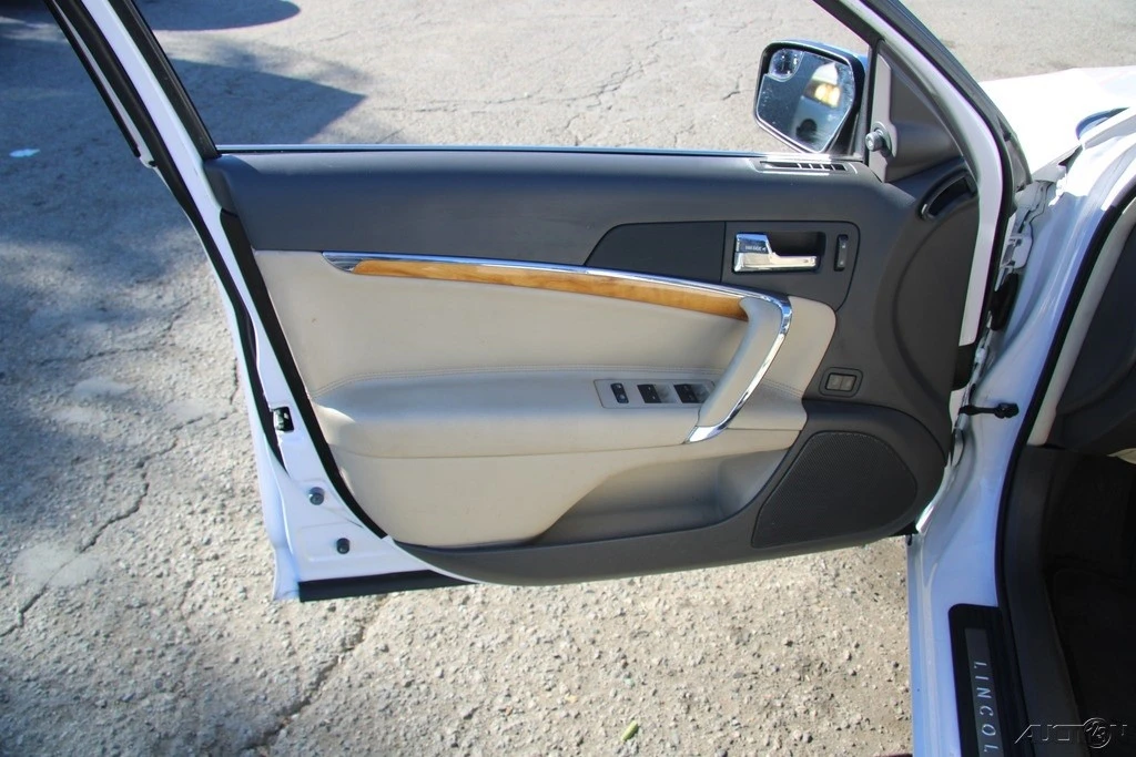2011 Lincoln MKZ - Image 11 of 21