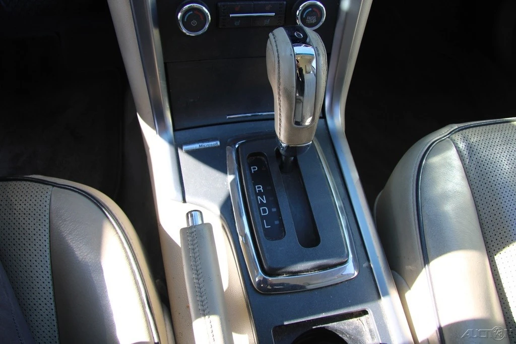 2011 Lincoln MKZ - Image 17 of 21