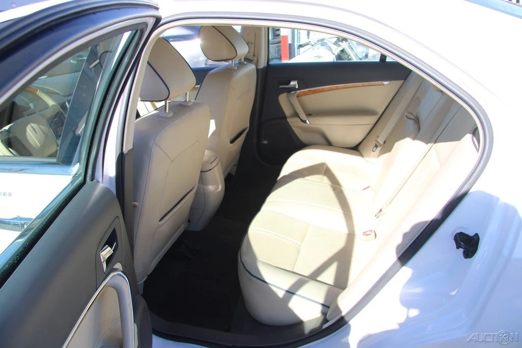 2011 Lincoln MKZ - Image 19 of 21