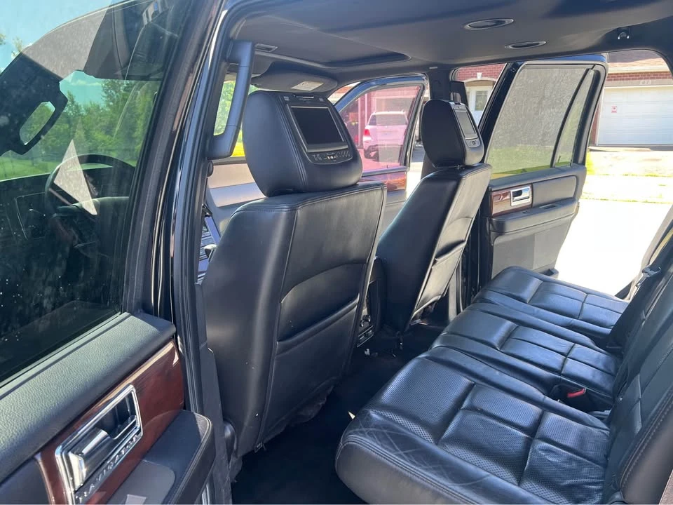 2011 Lincoln Navigator 3rd Gen - Image 6 of 11