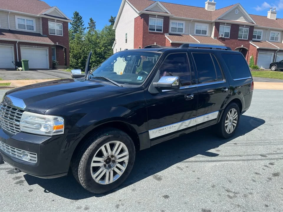 2011 Lincoln Navigator 3rd Gen - Image 4 of 11