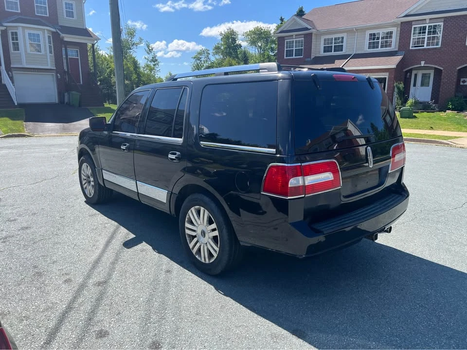 2011 Lincoln Navigator 3rd Gen - Image 8 of 11