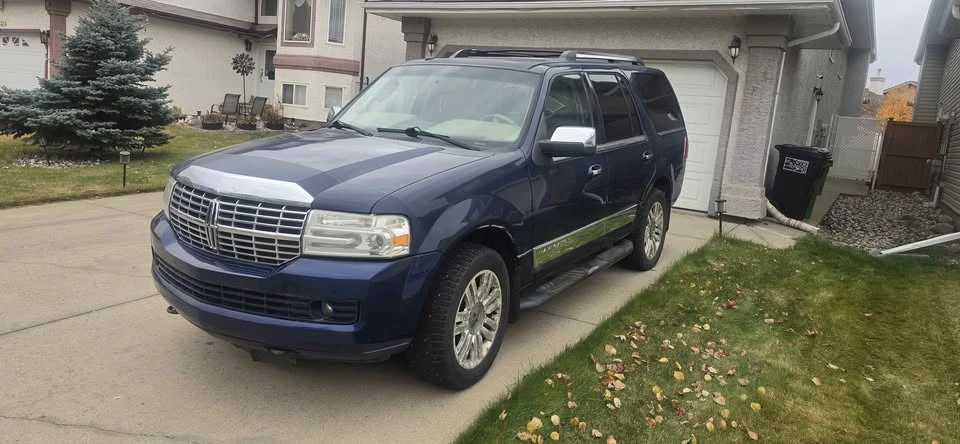 2011 Lincoln Navigator 3rd Gen - Image 2 of 2