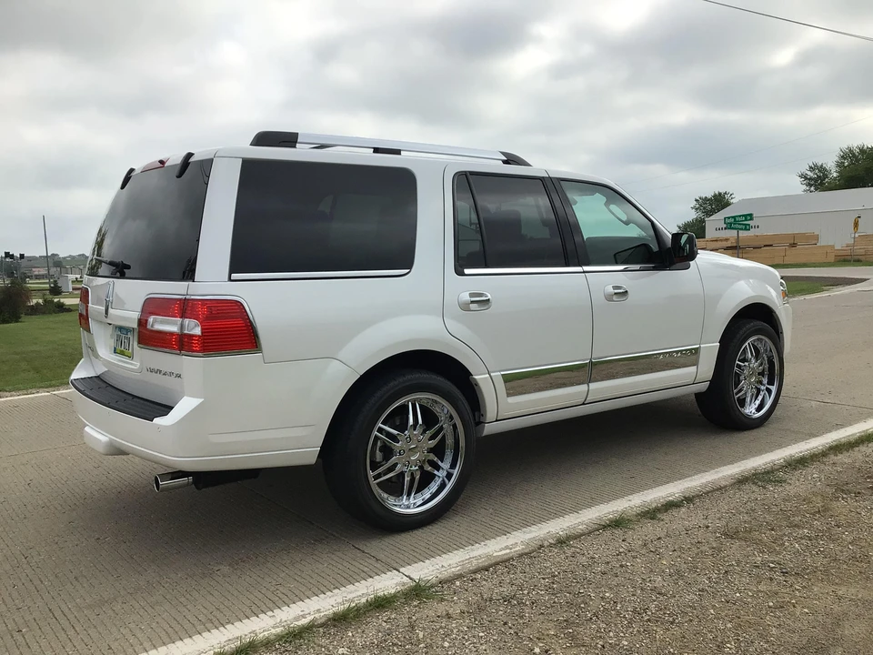 2011 Lincoln Navigator 3rd Gen - Image 31 of 31