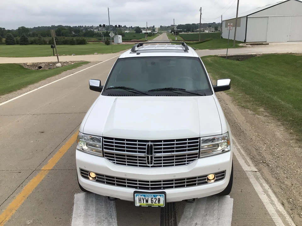 2011 Lincoln Navigator 3rd Gen - Image 7 of 31