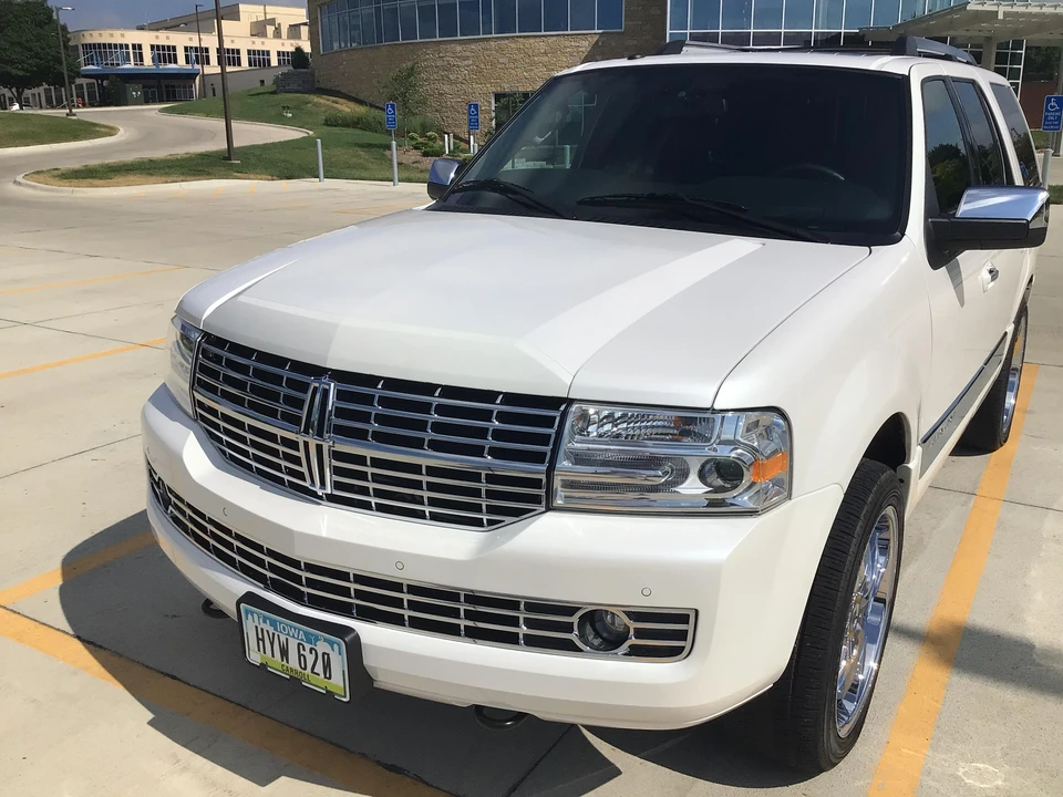 2011 Lincoln Navigator 3rd Gen - Image 9 of 31