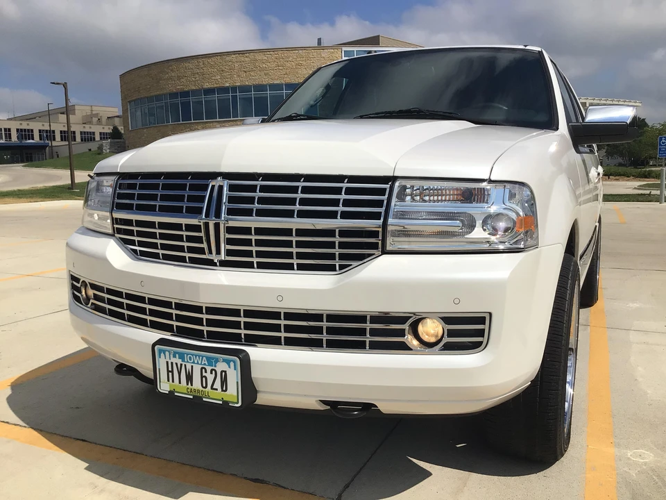 2011 Lincoln Navigator 3rd Gen - Image 8 of 31