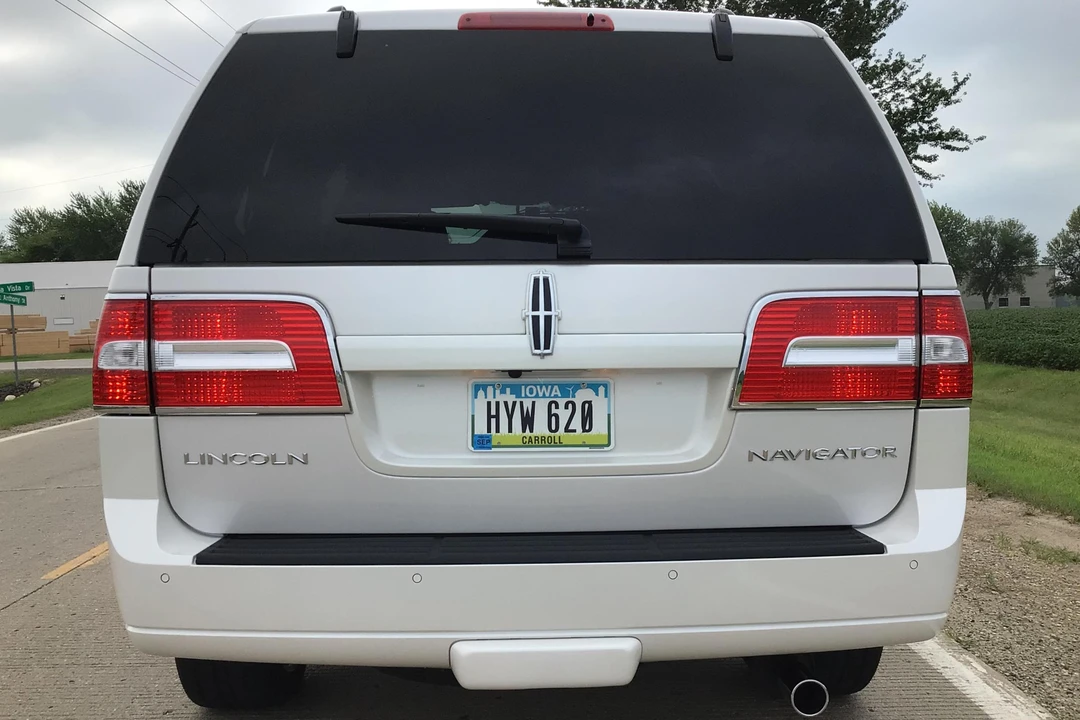 2011 Lincoln Navigator 3rd Gen - Image 5 of 31