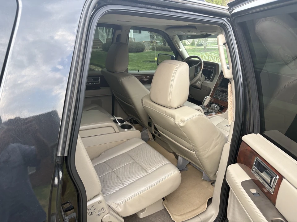 2011 Lincoln Navigator 3rd Gen - Image 5 of 7