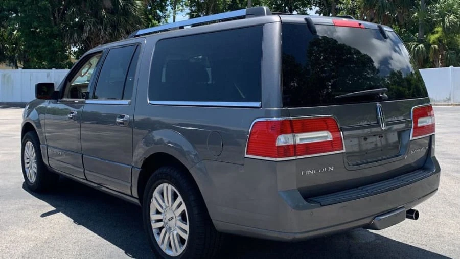 2011 Lincoln Navigator 3rd Gen - Image 3 of 11