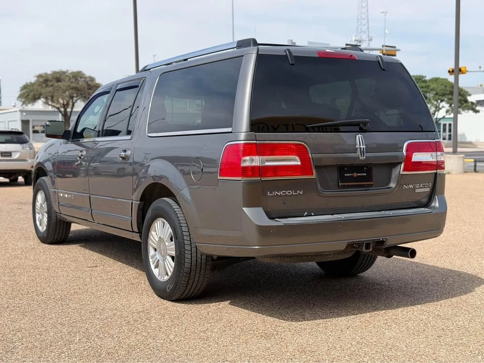 2011 Lincoln Navigator 3rd Gen - Image 9 of 15
