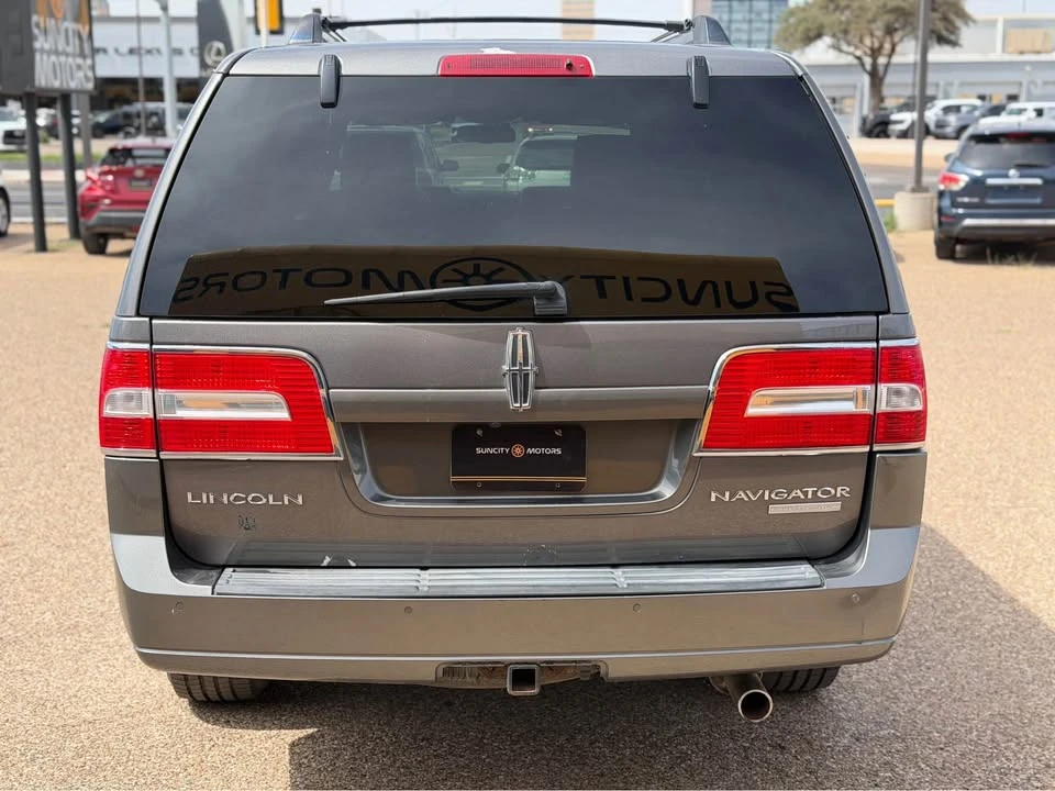 2011 Lincoln Navigator 3rd Gen - Image 8 of 15