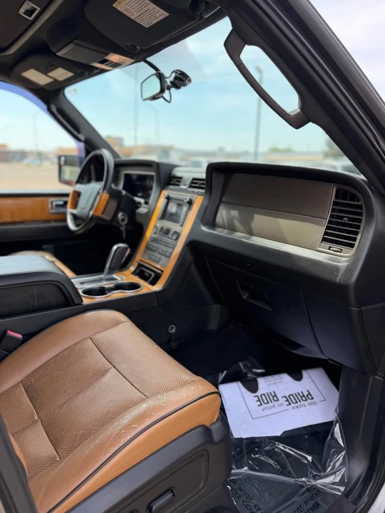 2011 Lincoln Navigator 3rd Gen - Image 15 of 15