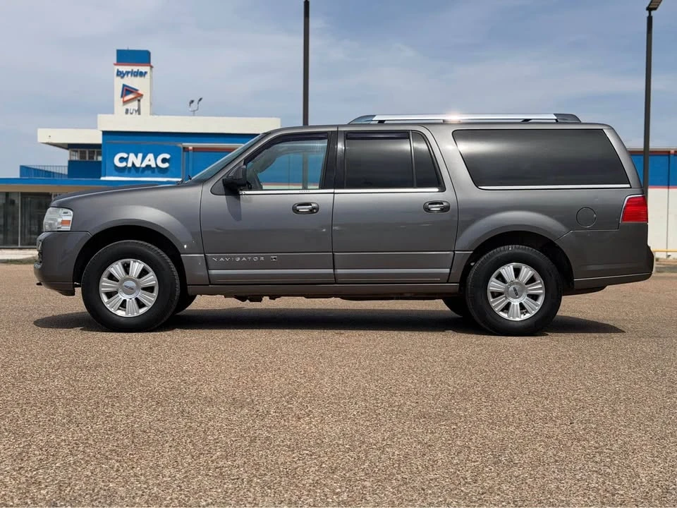 2011 Lincoln Navigator 3rd Gen - Image 6 of 15