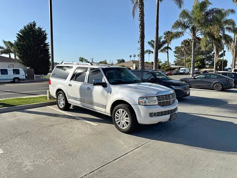 2011 Lincoln Navigator Luxury Sport Utility 4D