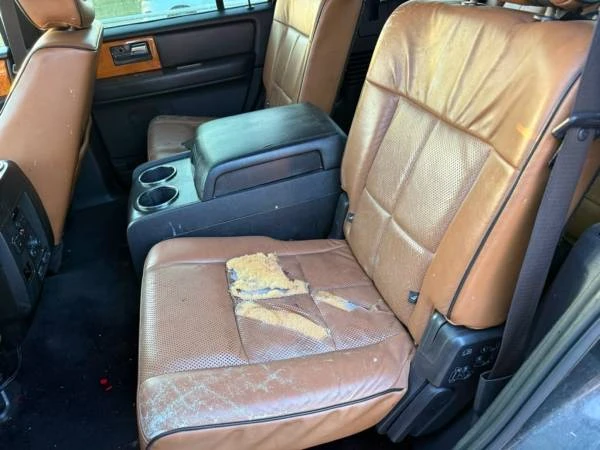 2011 Lincoln Navigator 3rd Gen - Image 10 of 24