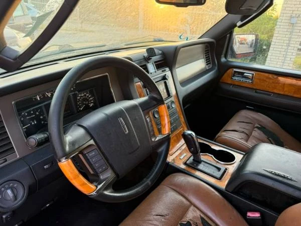 2011 Lincoln Navigator 3rd Gen - Image 12 of 24