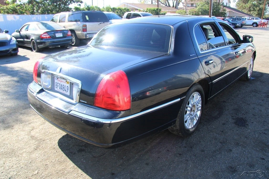 2011 Lincoln Town Car - Image 6 of 21