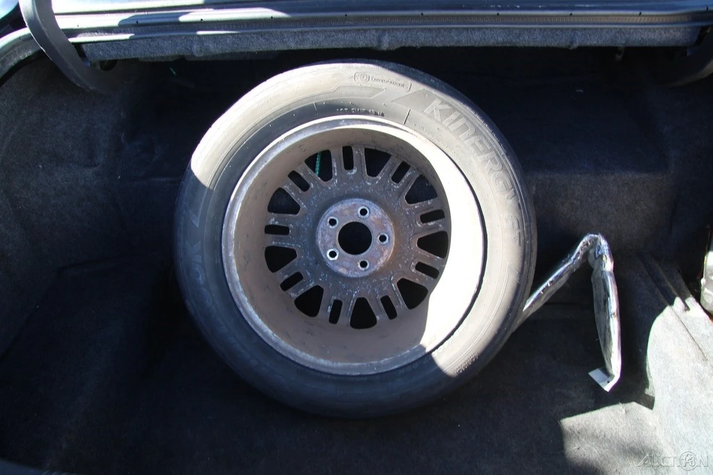 2011 Lincoln Town Car - Image 17 of 21