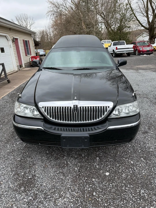 2011 Lincoln Town Car - Image 7 of 20
