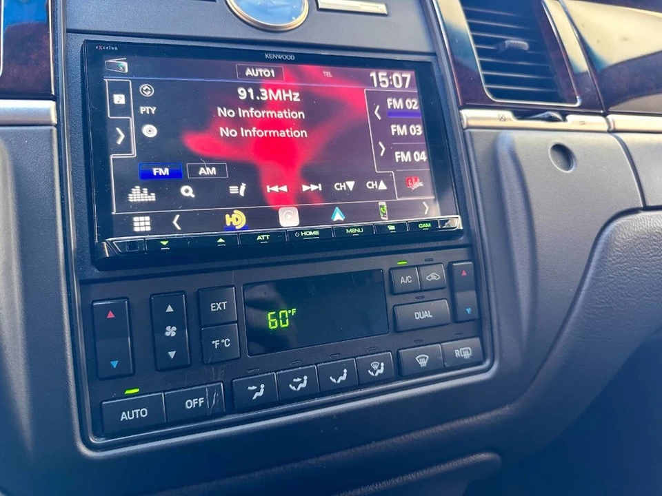 2011 Lincoln Town Car - Image 19 of 21