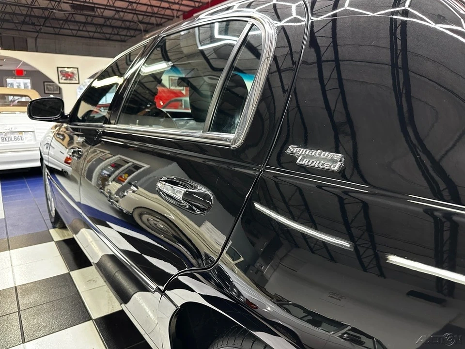 2011 Lincoln Town Car - Image 19 of 21