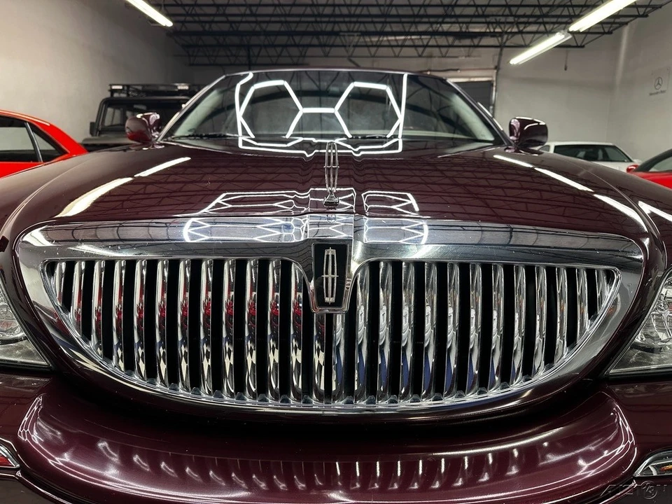 2011 Lincoln Town Car - Image 7 of 21