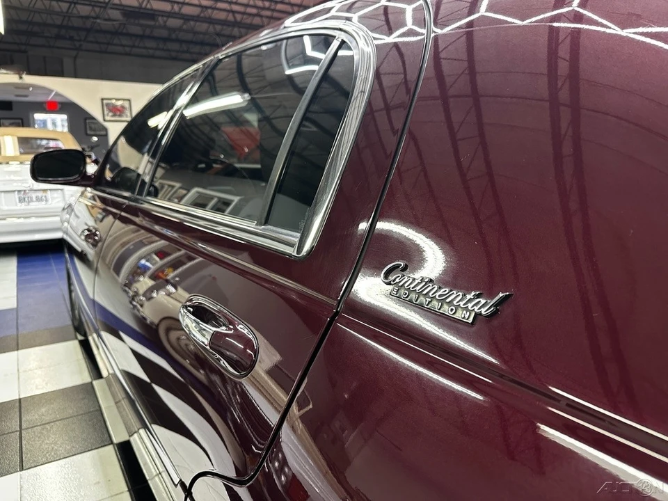 2011 Lincoln Town Car - Image 21 of 21